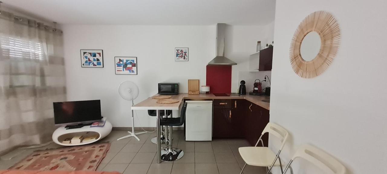 Beau Studio Tout Confort Au Calme Avec Parking . Διαμέρισμα Βιλερμπάν Εξωτερικό φωτογραφία